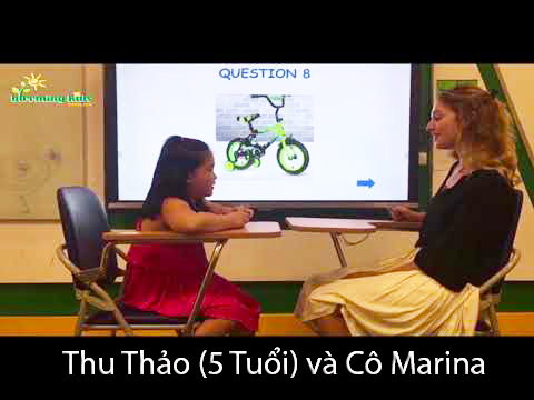 Thu Thảo (5 tuổi) và cô Marina